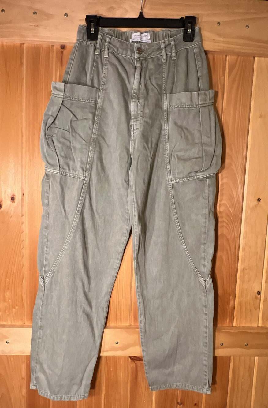 BDG Urban Outfitters Tess High-Waisted Olive Green Utility Cargo Jeans Size M